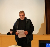 Esko Suhonen esitelmöi